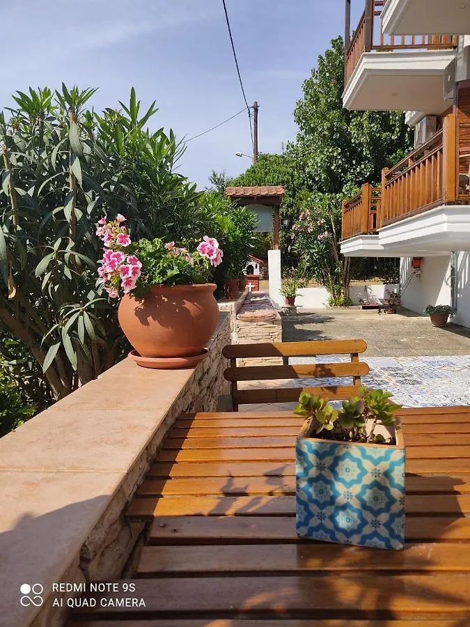 Kastalia Aparthotel Amulianí
